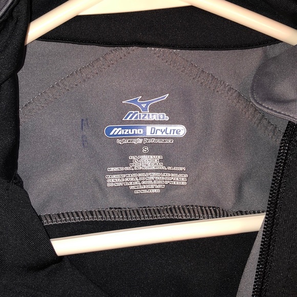 Mizuno Warm-Up Top - Picture 3 of 3